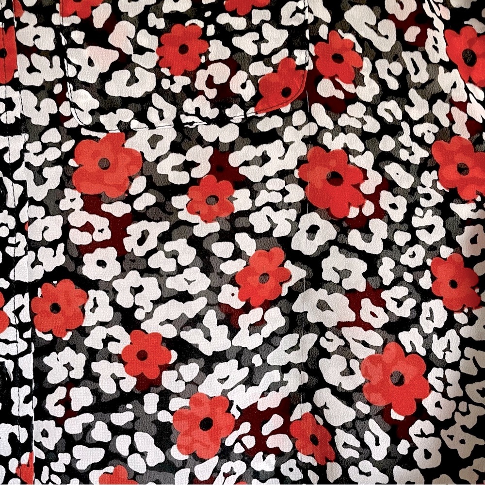Women’s Banana Republic Floral Sleeveless Blouse in Black/White/Red - XS - Picture 7 of 9